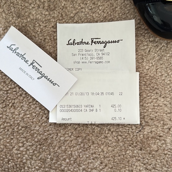 Salvatore Ferragamo Patent Varina Flats in Navy (Oxford Blue) - Picture 3 of 8